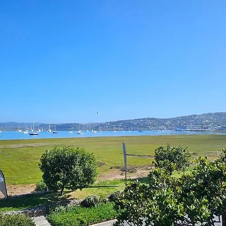 Bayview Sunset Villa On Thessen! Large One Bedroom Unit With King Bed And Sofa Bed Knysna Exterior photo