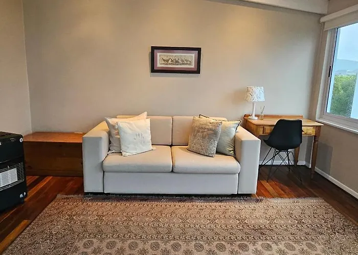 Bayview Sunset Villa On Thessen! Large One Bedroom Unit With King Bed And Sofa Bed