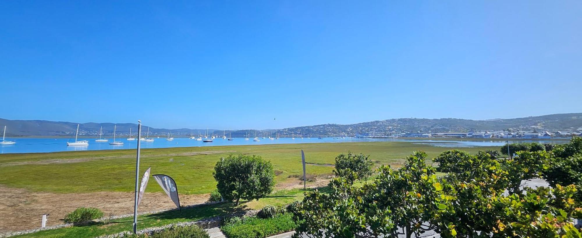 Apartment Bayview Sunset On Thessen! Large One Bedroom Unit With King Bed And Sofa Bed